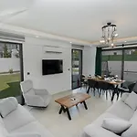Вилла Tahanci *